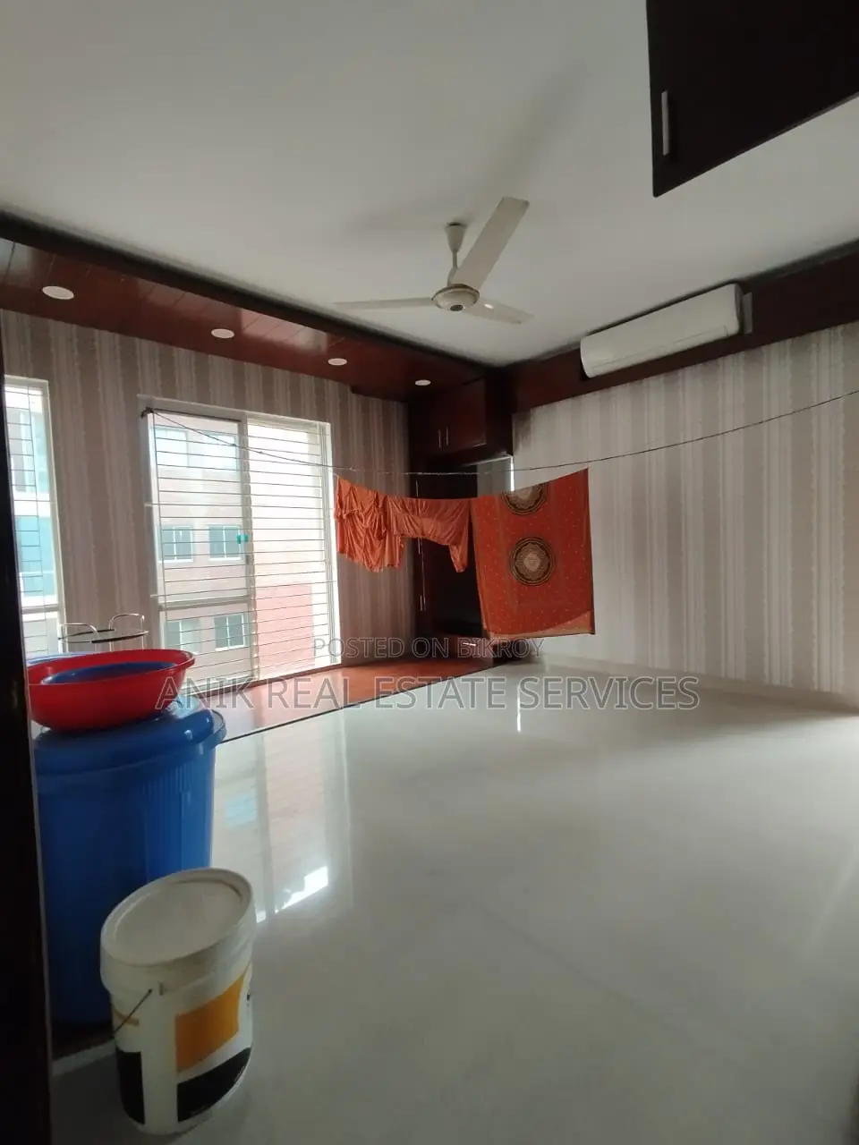 গুলশানে ভালো মানের ৩ বেডরুমের সেমি-ফার্নিশড ফ্ল্যাট ভাড়া