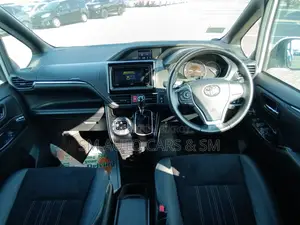 Toyota Esquire Petrol Gi Premium 2021