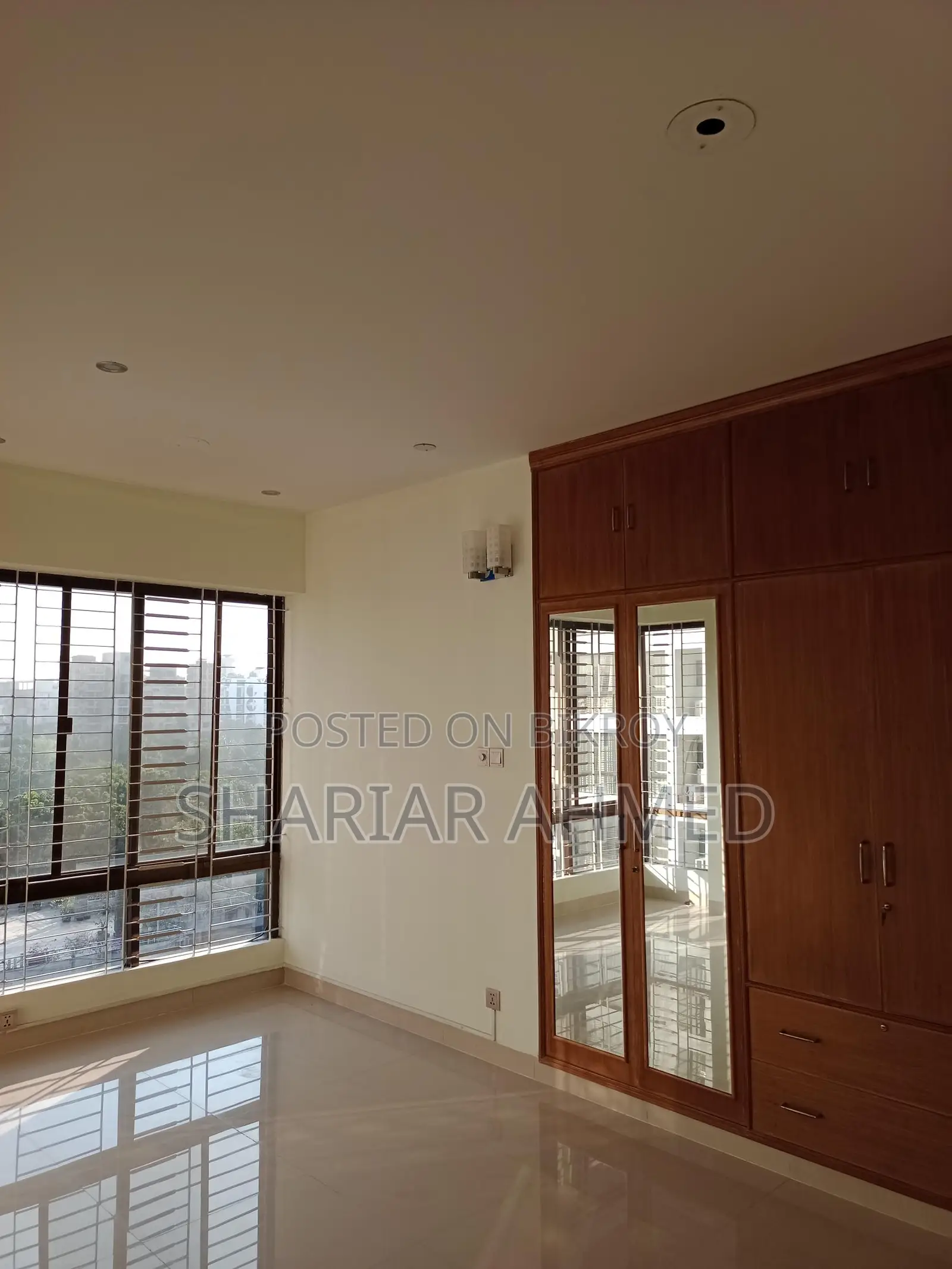 Unfurnished 2800 Sqft Looking Nice Apartment Rent In Gulshan 2