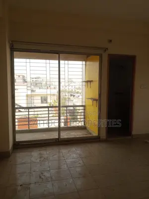 900 Sq. Ft. Compact Flat