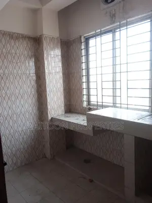 900 Sq. Ft. Compact Flat