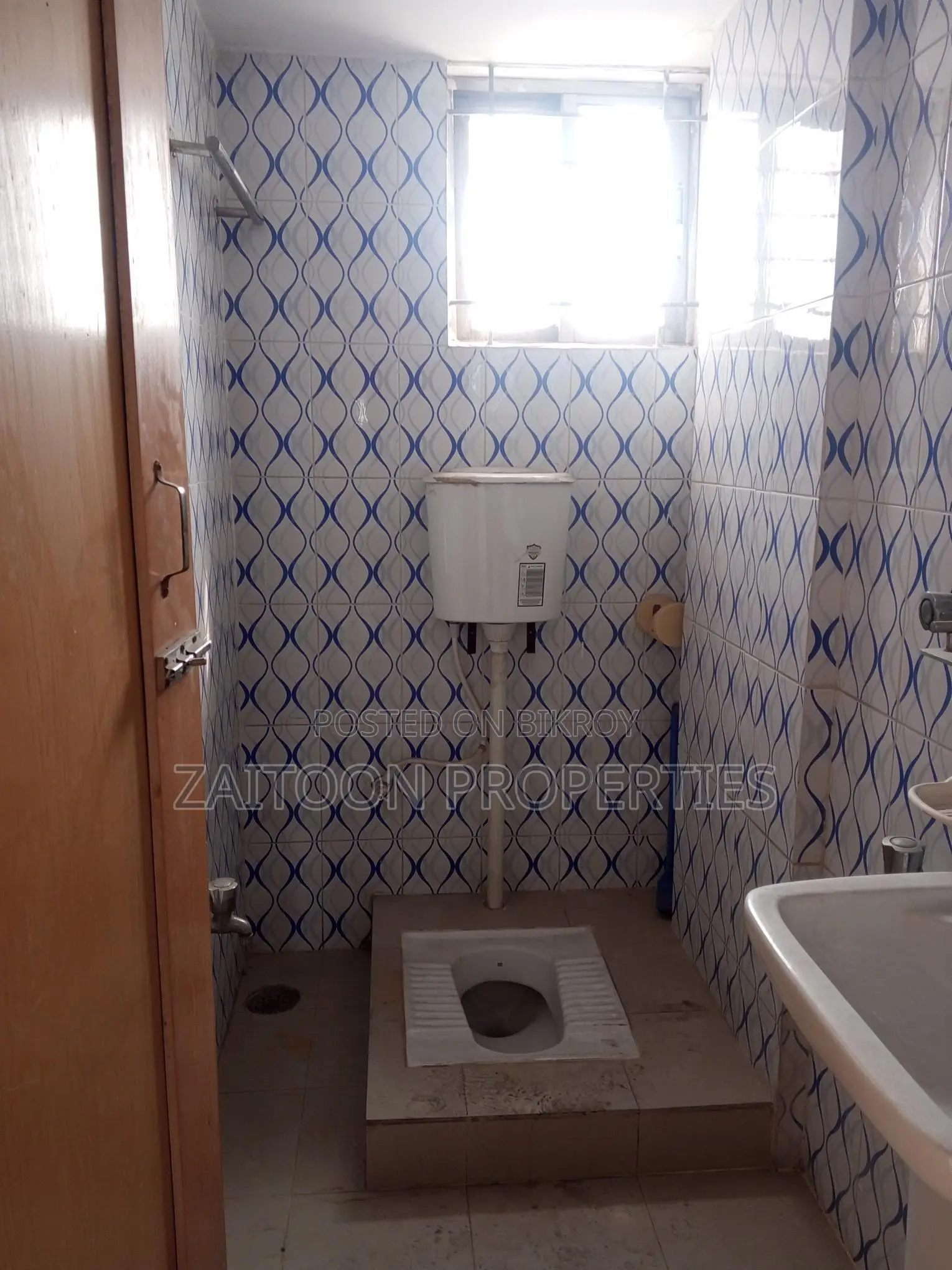 900 Sq. Ft. Compact Flat