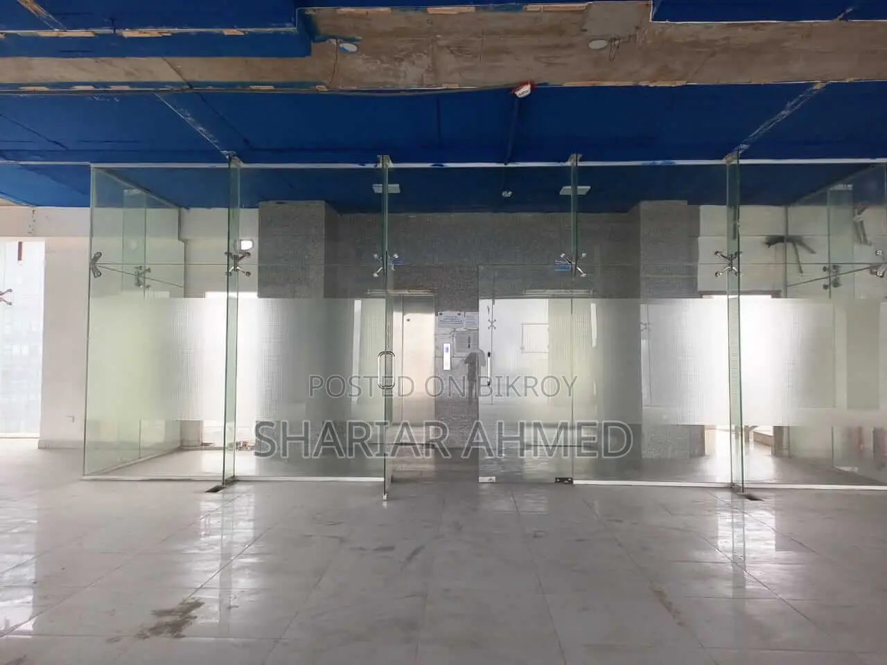 11,000 SqFt Commercial Floor for Rent on GULSHAN Avenue