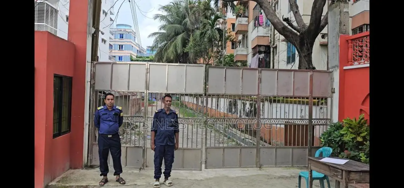 অর্ধেক মূল্যে ফ্ল্যাট এর গর্বিত মালিক হোন।
