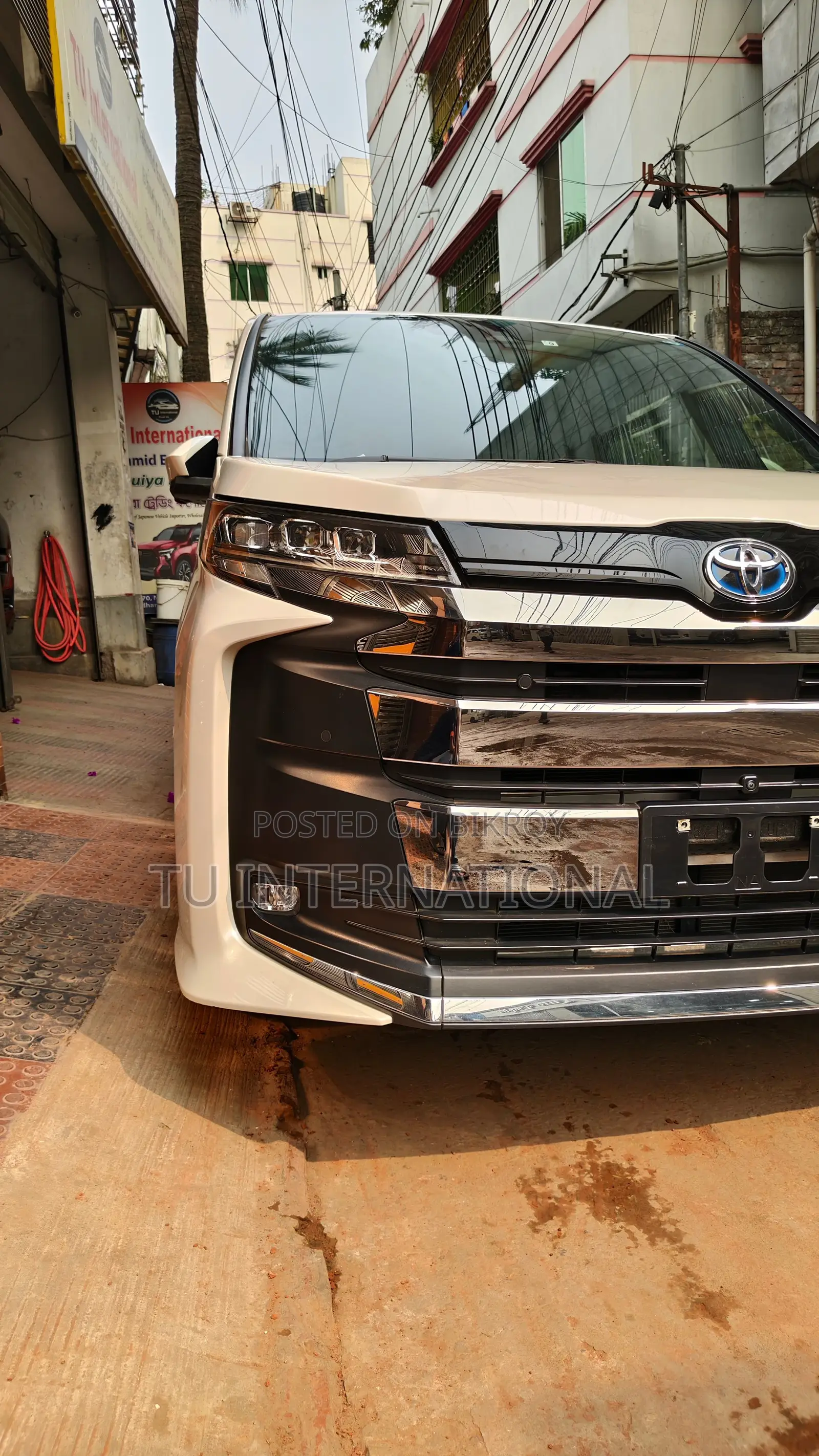 Toyota Noah SZ HYBRID PUSH START 2022
