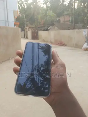 Apple iPhone 11 . (Used)