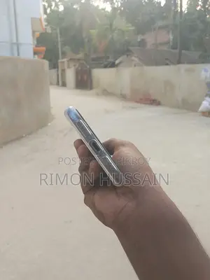 Apple iPhone 11 . (Used)