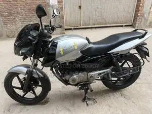 Bajaj Pulsar 150 . 2014