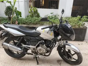 Bajaj Pulsar 150 . 2014