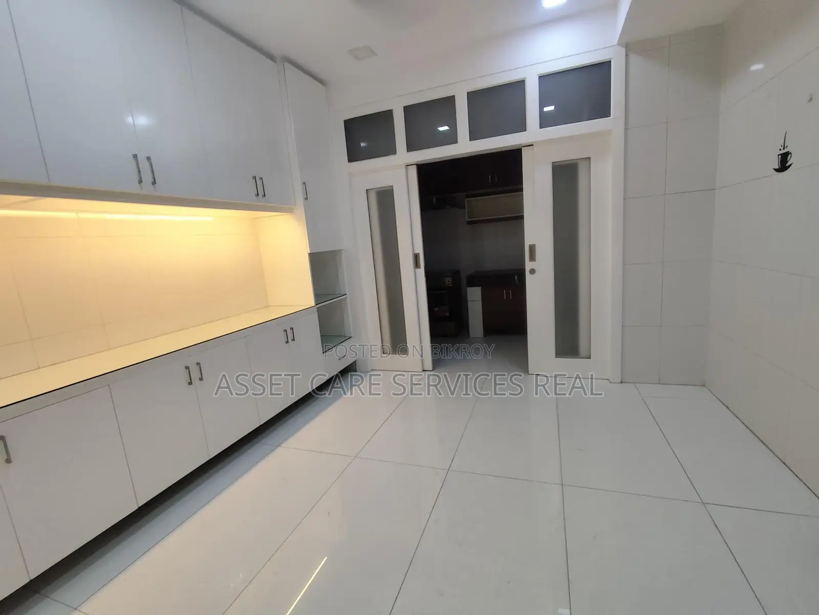 Baridhara Diplomatic Zone Luxurious 4Bed Furnished Apartment Rent