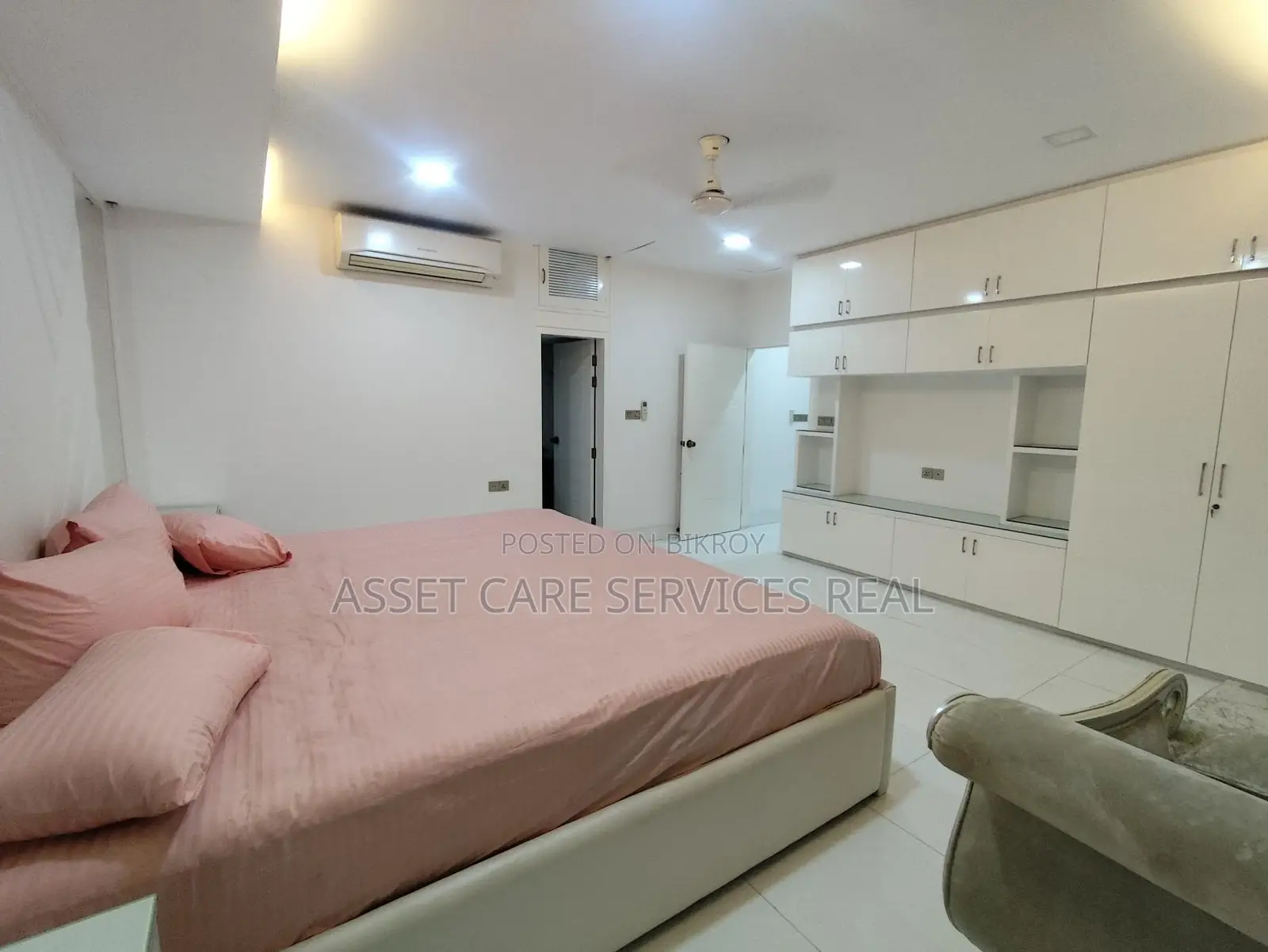 Baridhara Diplomatic Zone Luxurious 4Bed Furnished Apartment Rent