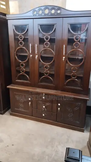 শোকেস মালয়েশিয়ান। মডেল # ৫৫৫
