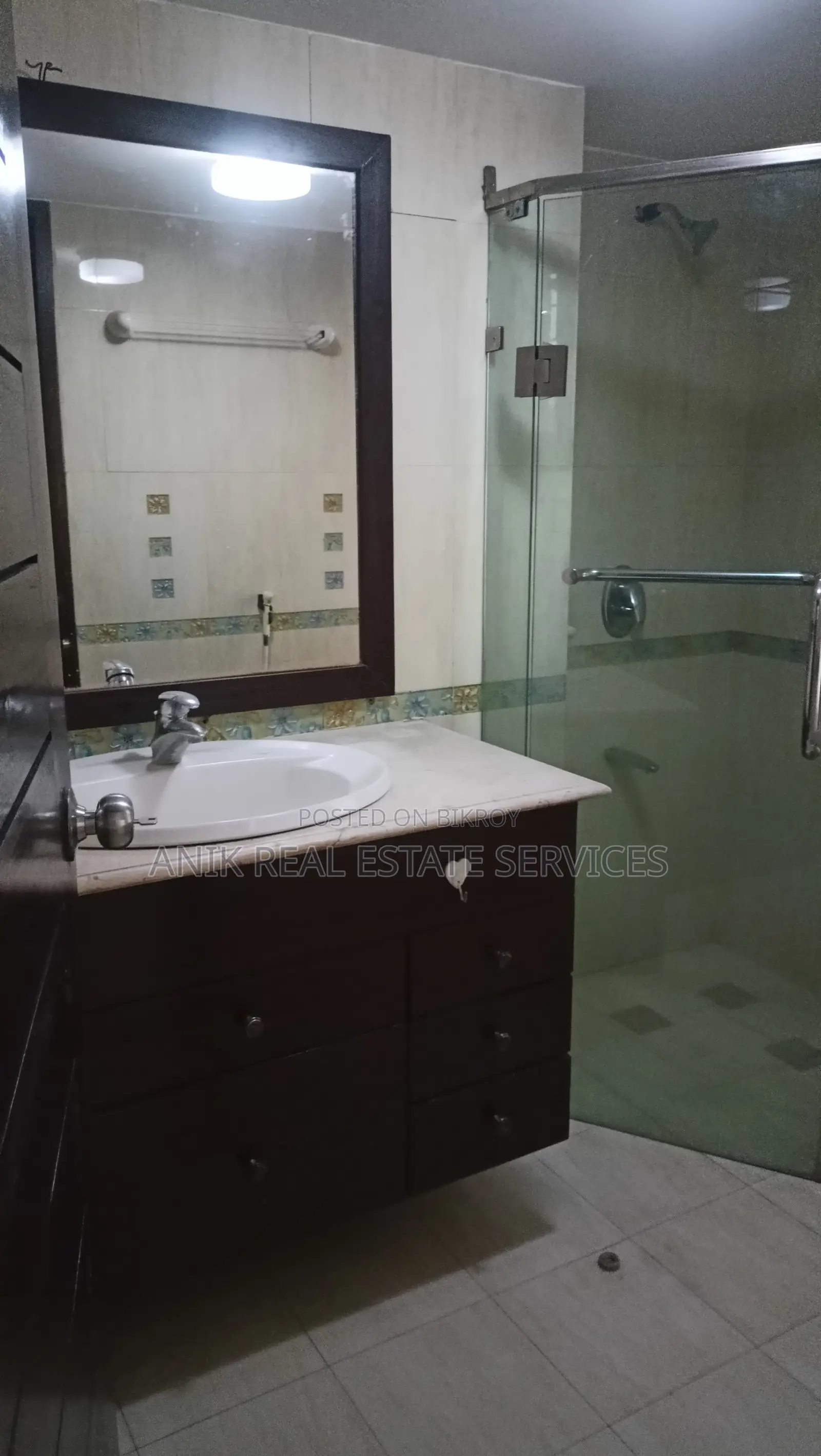 Good Quality 3 Bedroom Un Farnised Flat Rent At Gulshan 2