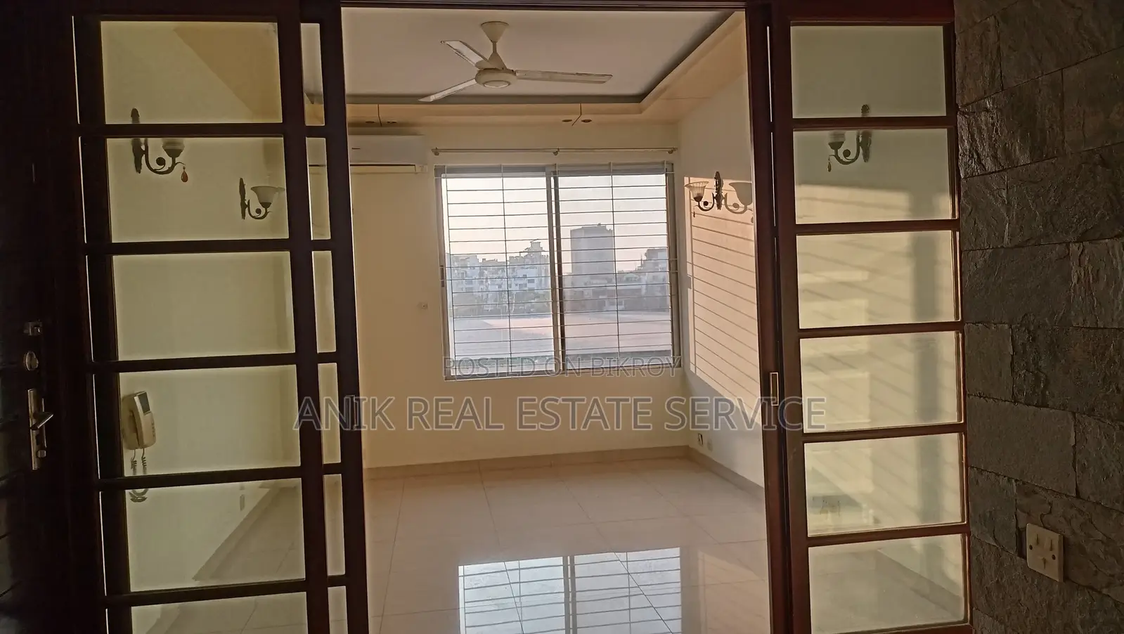 গুলশান ২-এ ভালো মানের ৩ বেডরুমের আনফার্নিশড ফ্ল্যাট ভাড়া