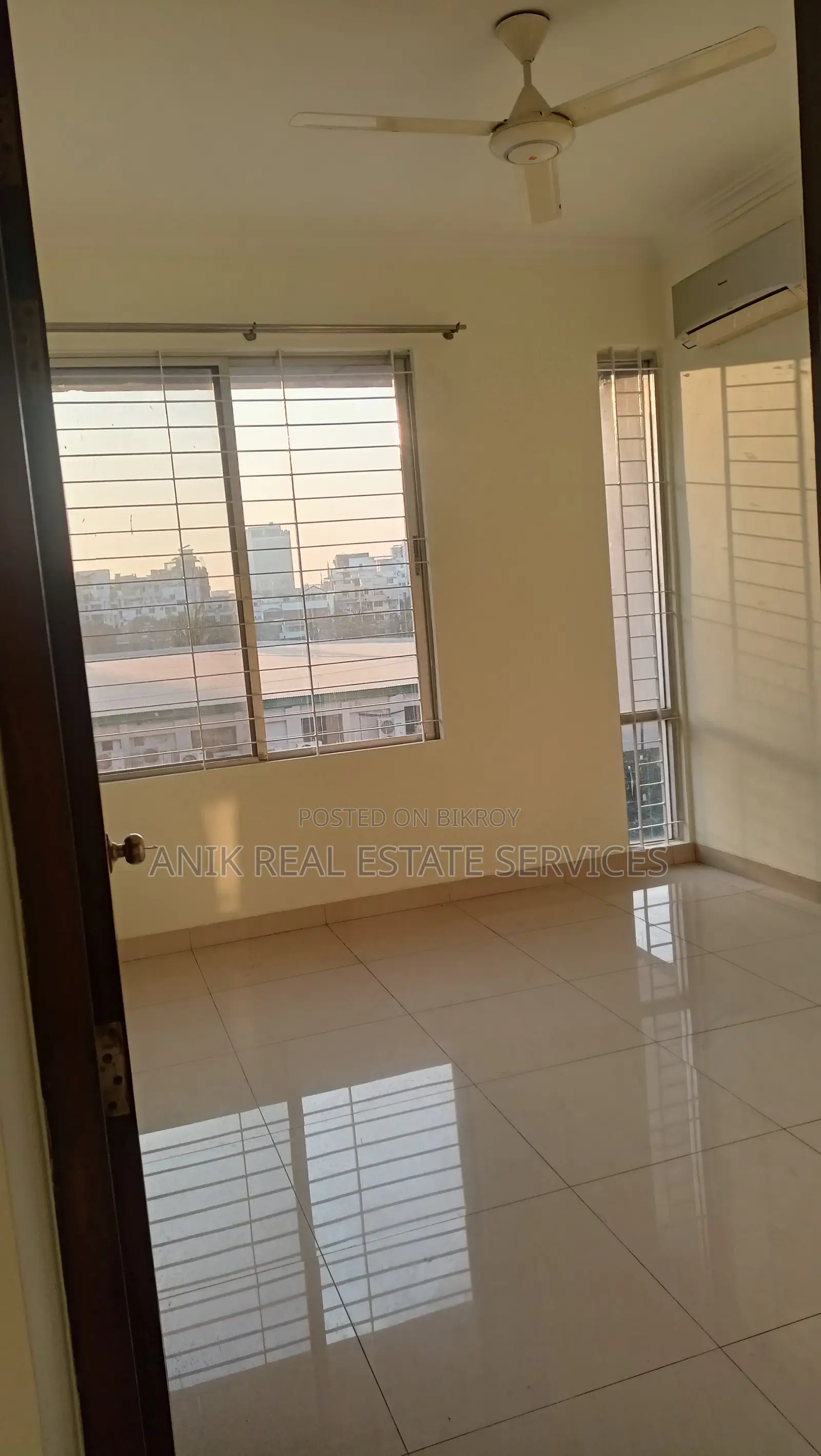 Good Quality 3 Bedroom Un Farnised Flat Rent At Gulshan 2