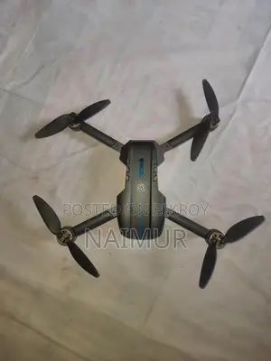একটি ডুয়েল ক্যামেরা ড্রোন