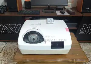 Boxlight ANW335STiA short throw DLP brand new Projector made in Japan