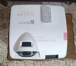 Boxlight ANW335STiA short throw DLP brand new Projector made in Japan
