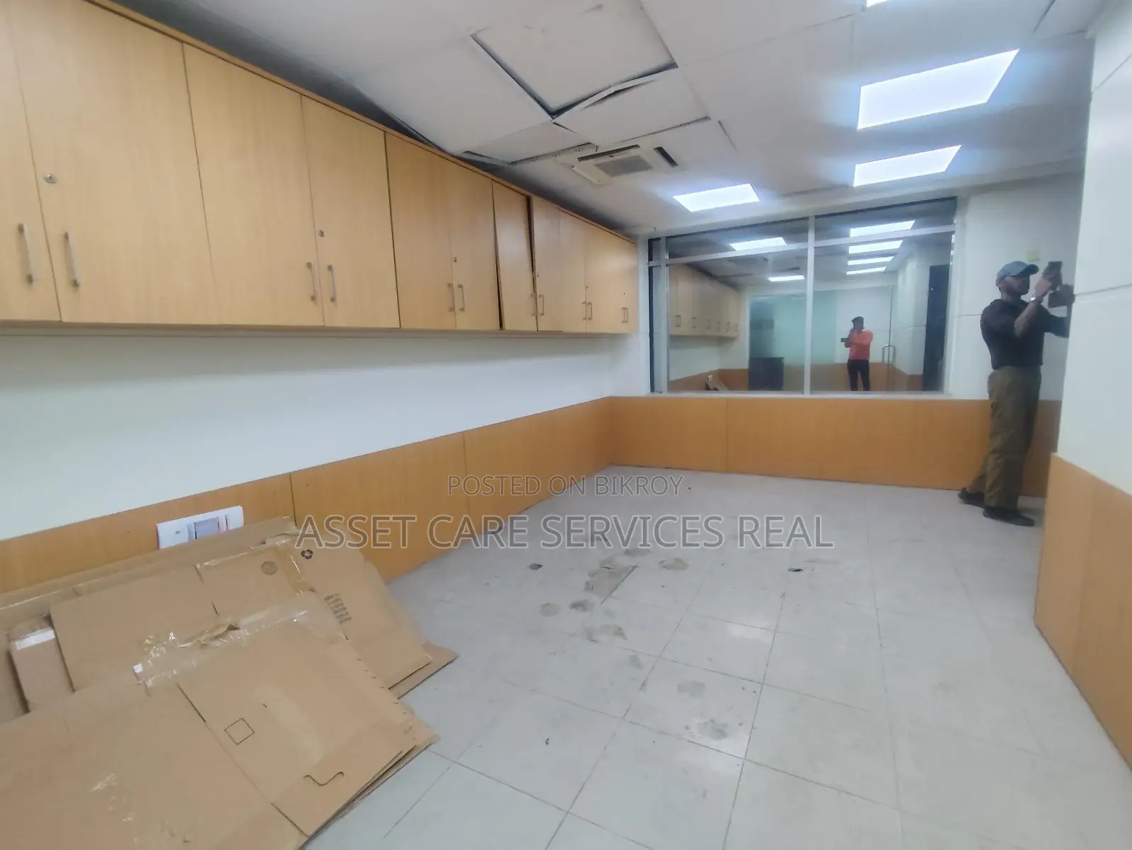 Gulshan-1 Avenue Road 6000Sqft Commercial Office Space Rent