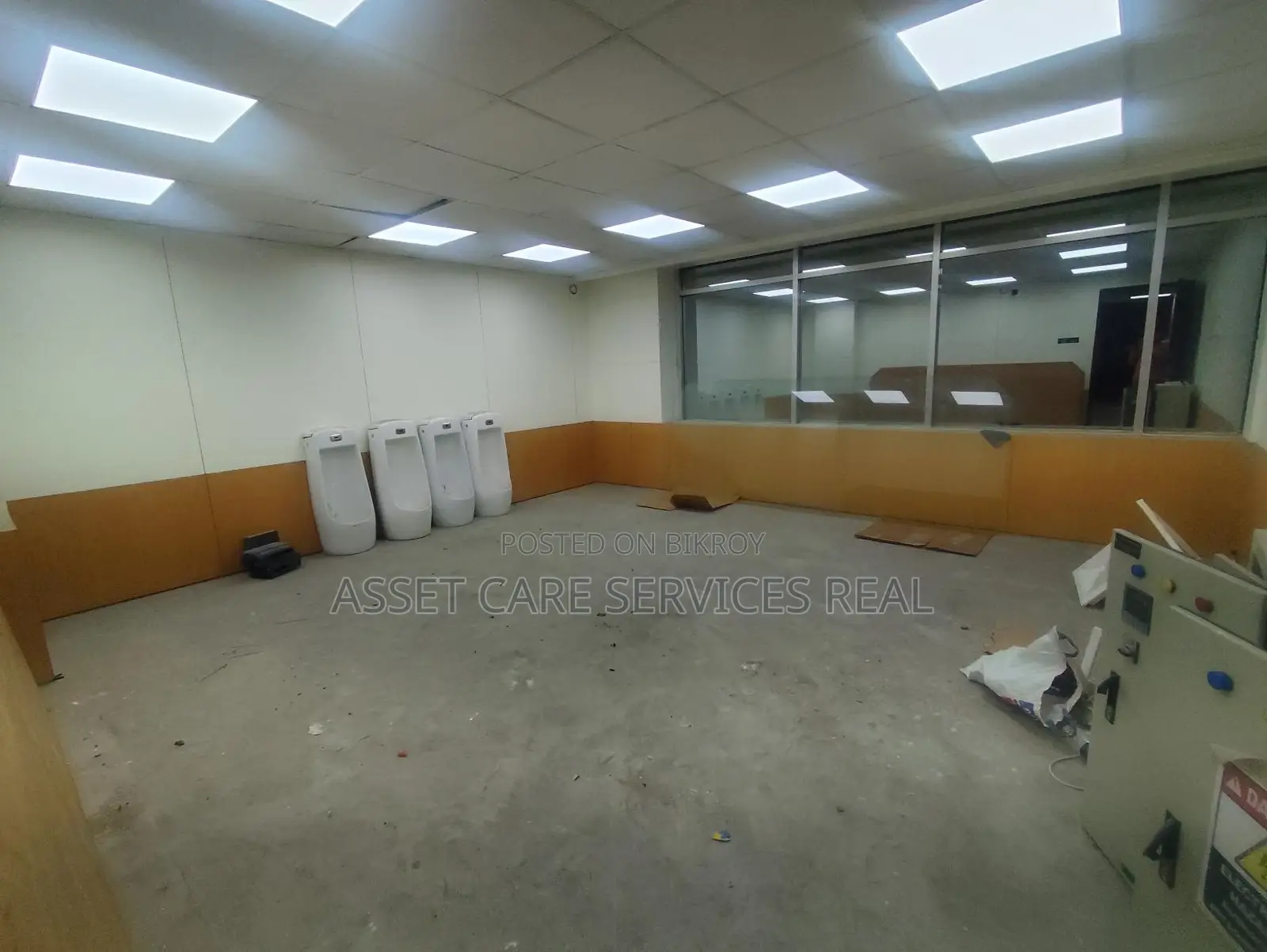 Gulshan-1 Avenue Road 6000Sqft Commercial Office Space Rent
