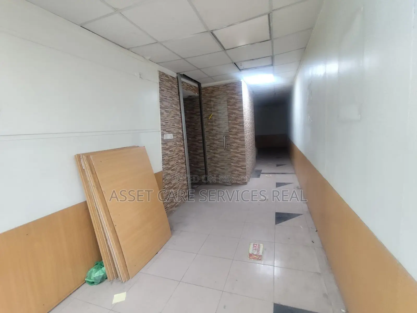 Gulshan-1 Avenue Road 6000Sqft Commercial Office Space Rent