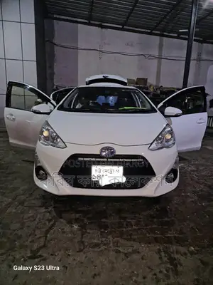 টয়োটা অ্যাকুয়া হাইব্রিড ২০১৫