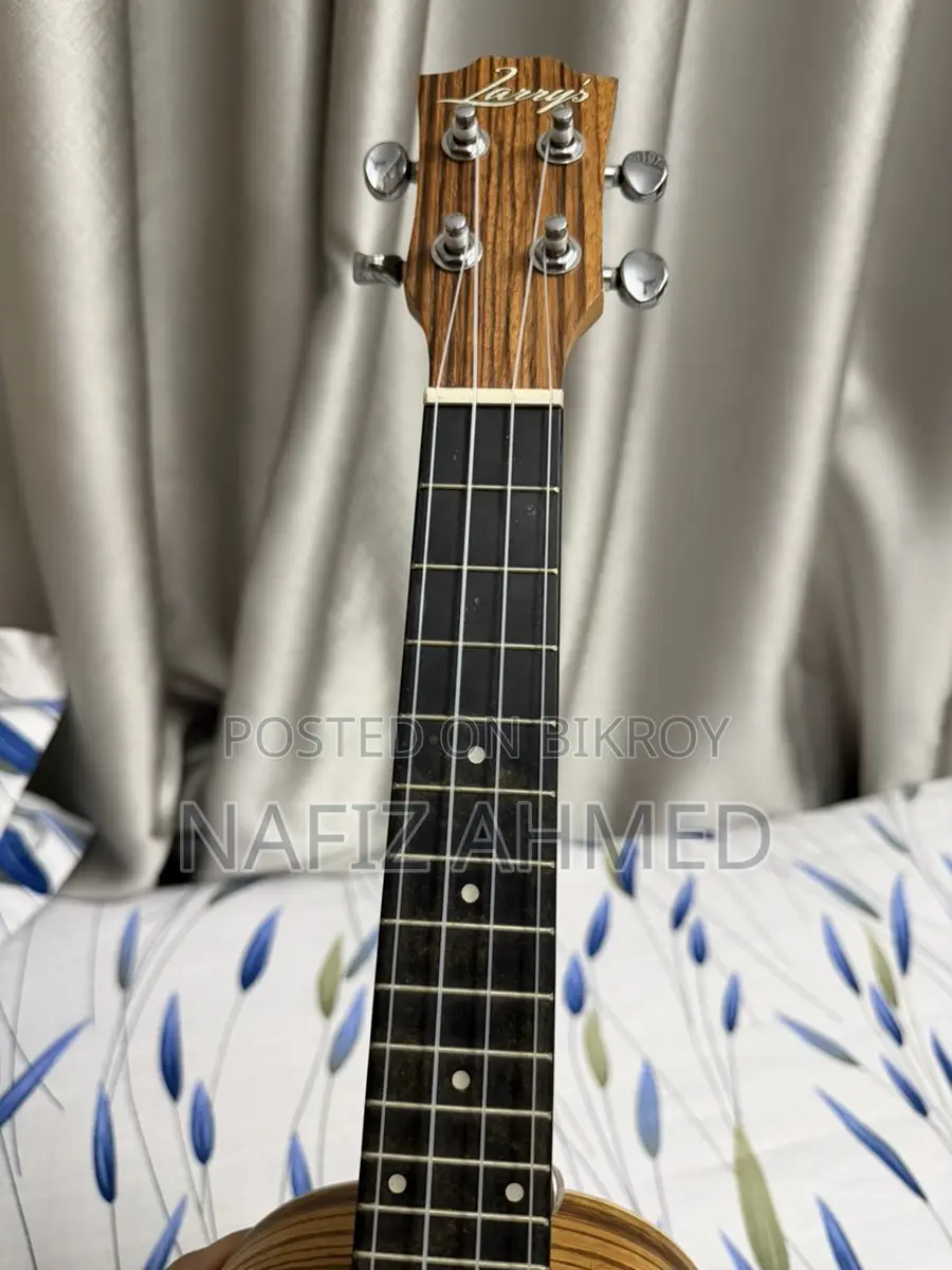 Larry’s Ukulele (las-35)