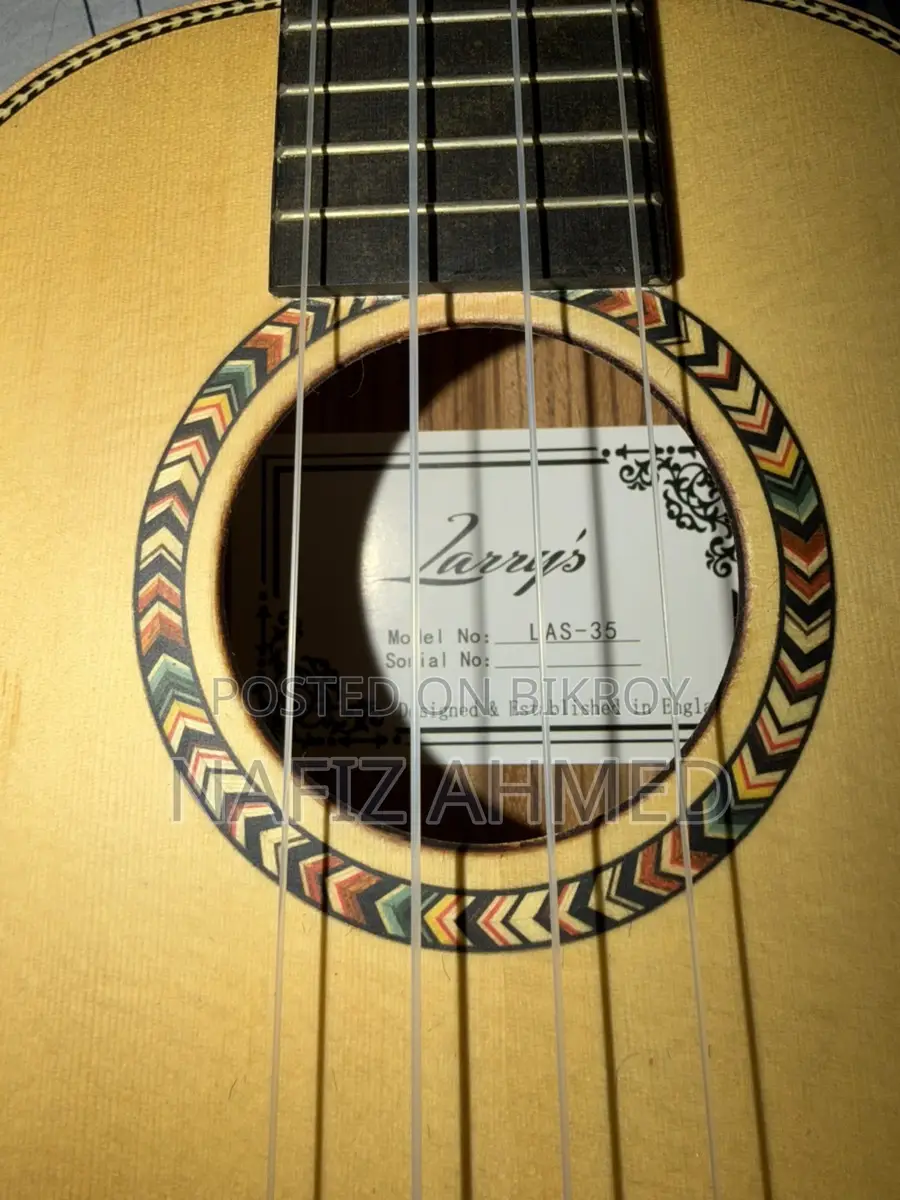 Larry’s Ukulele (las-35)