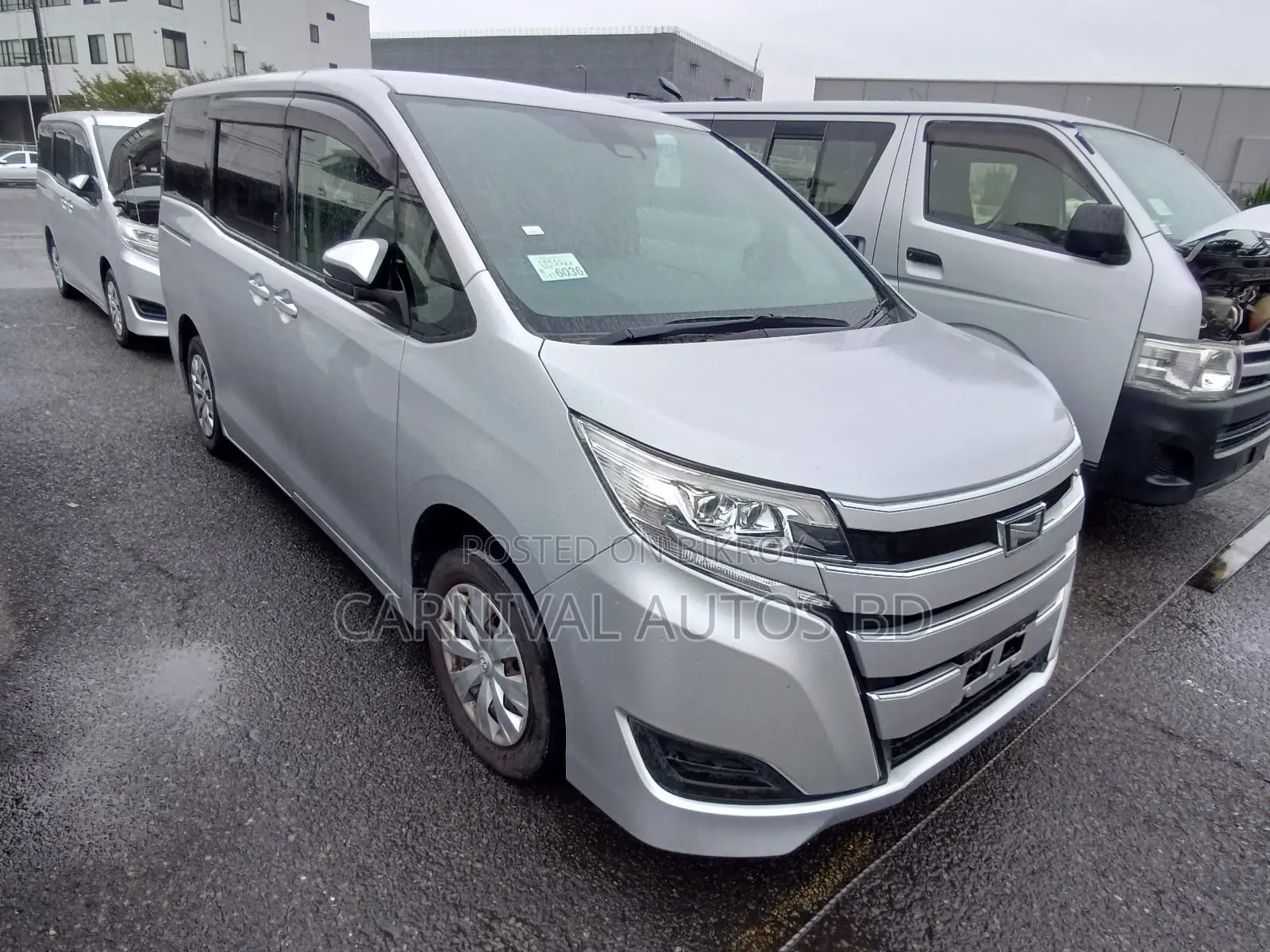 Toyota Noah X NON HYBRID SILVER 2020