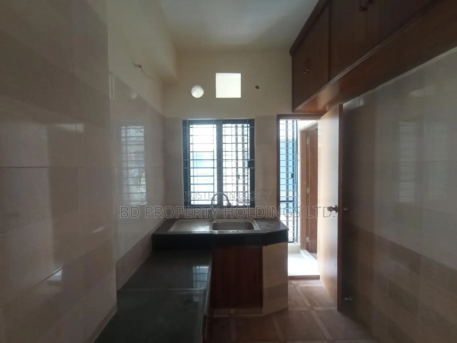 2000 SFT Luxurious Brand New Ready Flat for Rent in Bashundhara