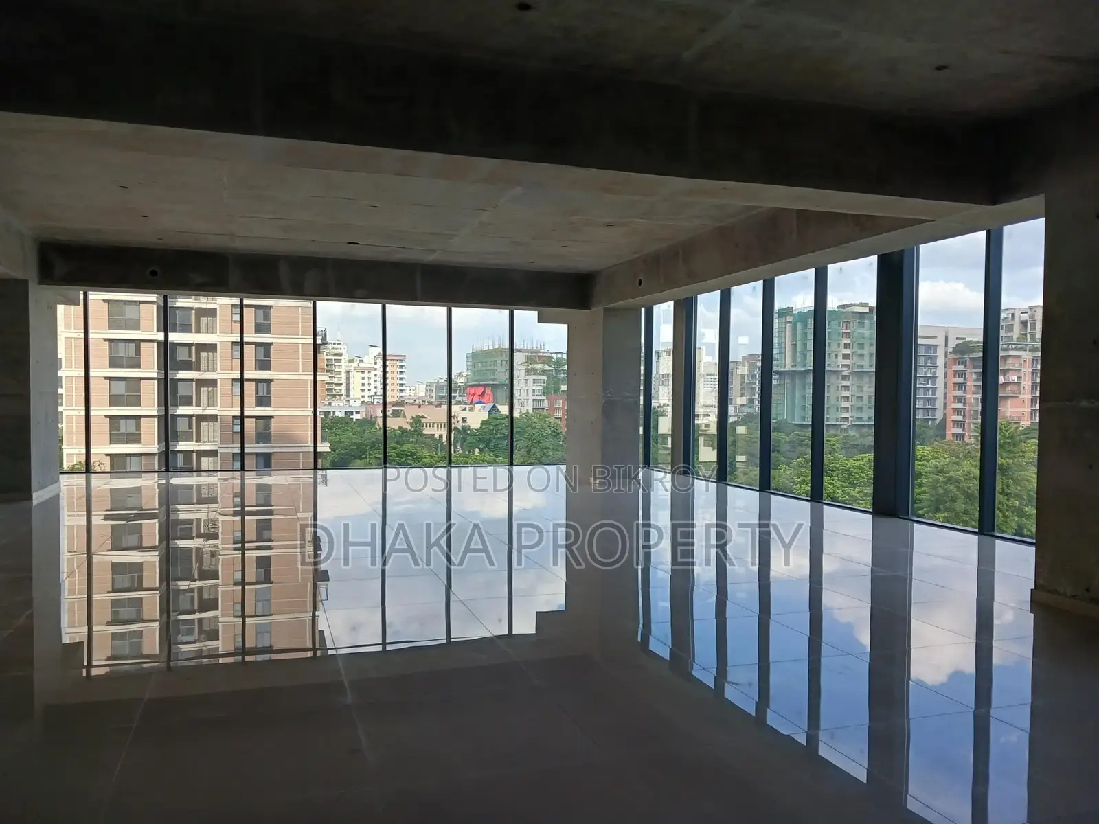 Office Brand New Luxurious Space3000SqFt. Rent at Gulshan 2