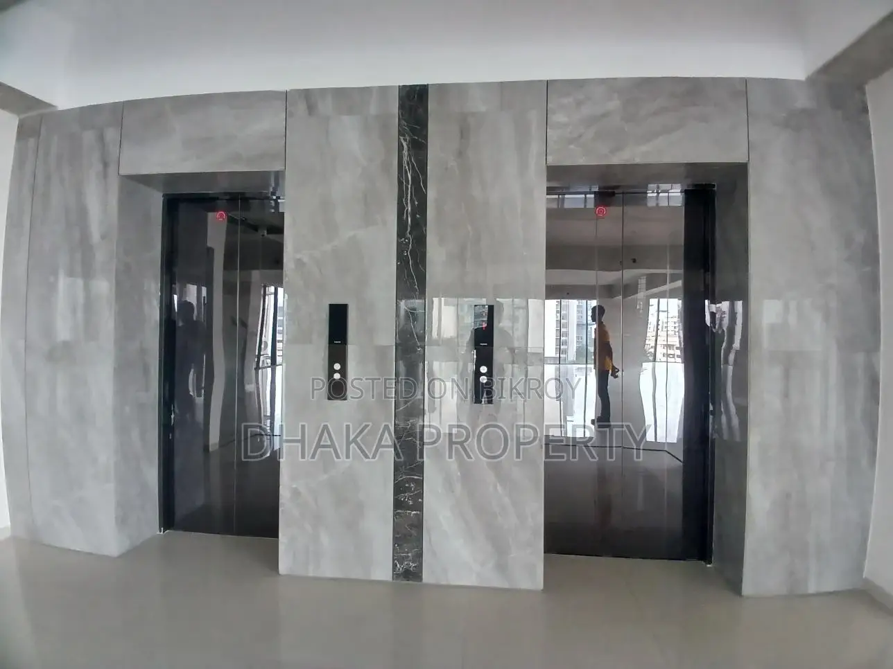 Office Brand New Luxurious Space3000SqFt. Rent at Gulshan 2