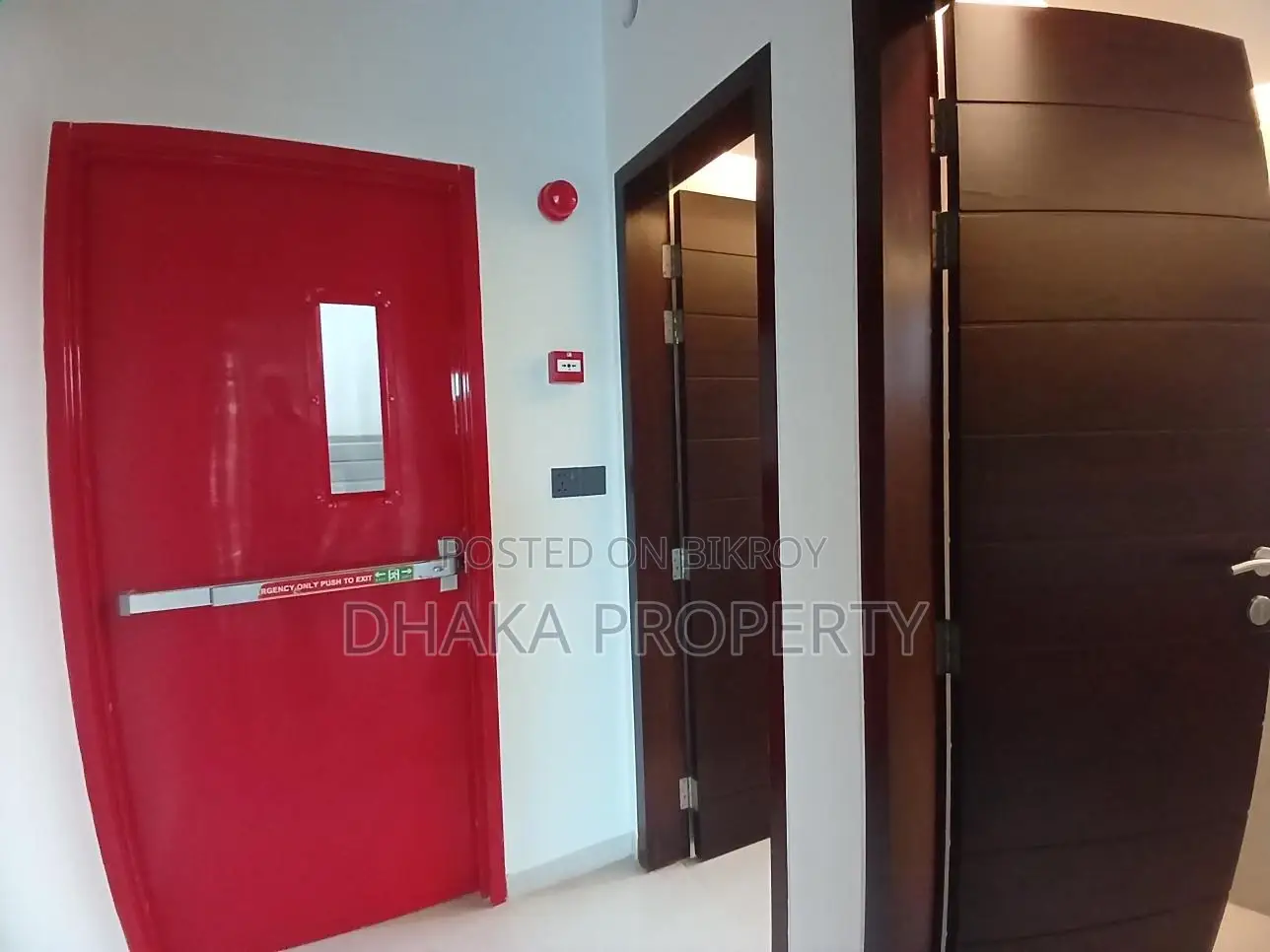Office Brand New Luxurious Space3000SqFt. Rent at Gulshan 2