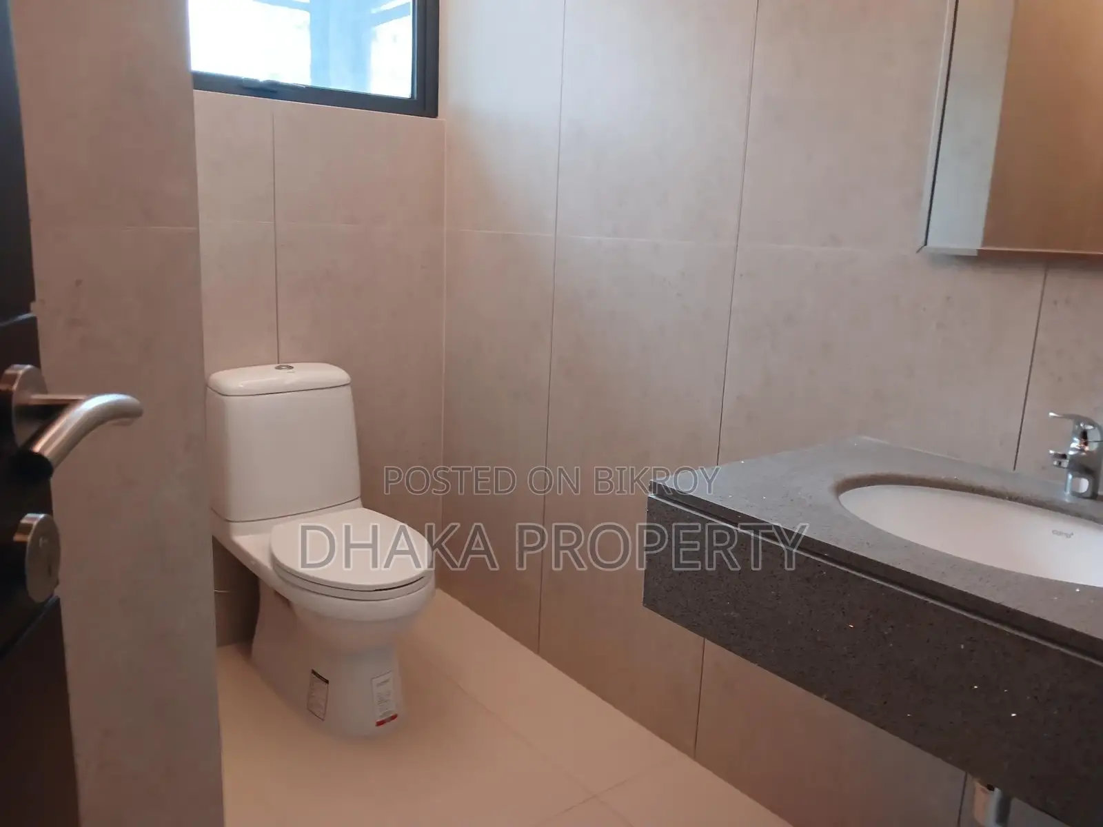 Office Brand New Luxurious Space3000SqFt. Rent at Gulshan 2