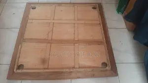 Carrom Board 30 Inch.