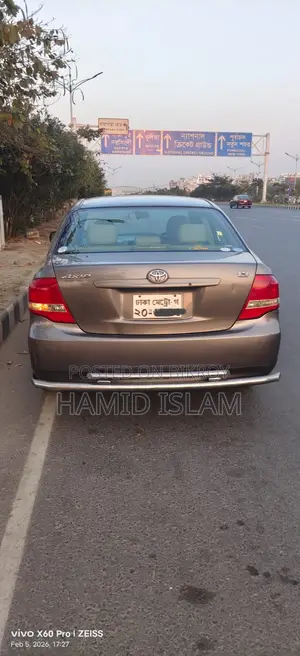 Toyota Axio 2012