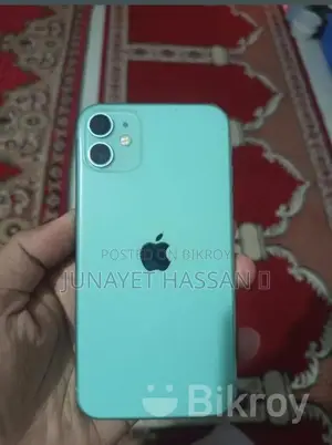 Apple iPhone 11 . (Used)