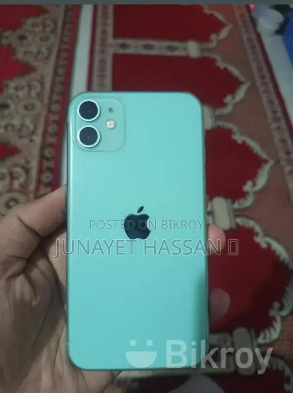 Apple iPhone 11 . (Used)