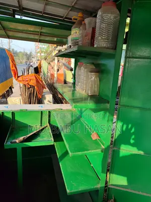 এই দোকান টা বিক্রি হবে লম্বা ৫/৪ আরে
