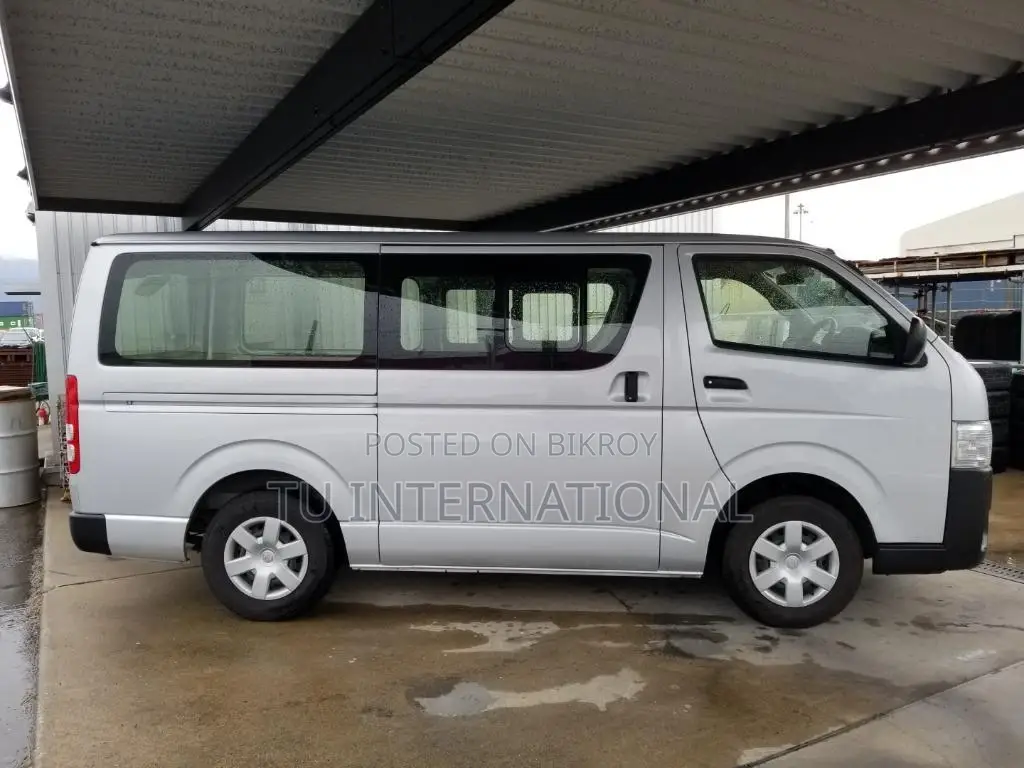 Toyota Hiace DX NON HV 2021