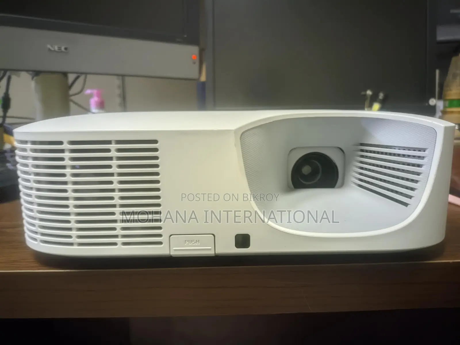 Casio XJ-V110W Projector