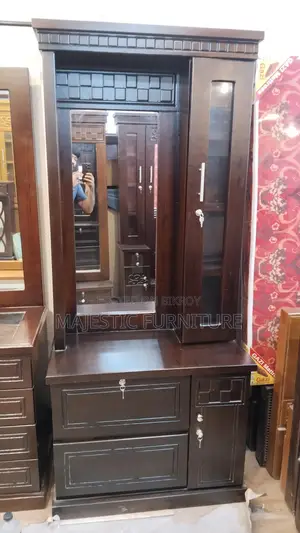 নতুন ড্রেসিং টেবিল. M # 1668