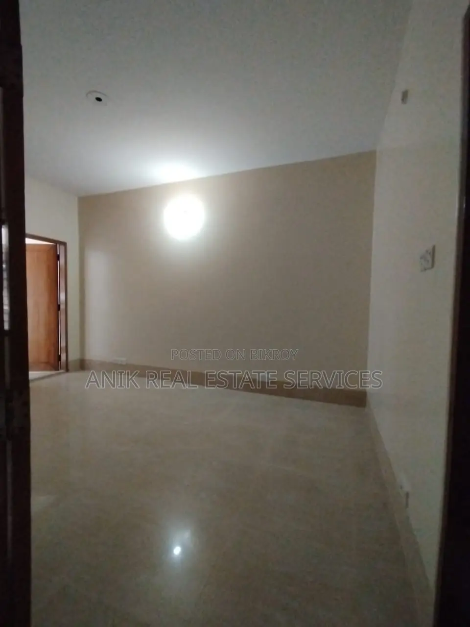 গুলশান ২-এ ২৩০০ বর্গফুটের অফিস স্পেস ভাড়া