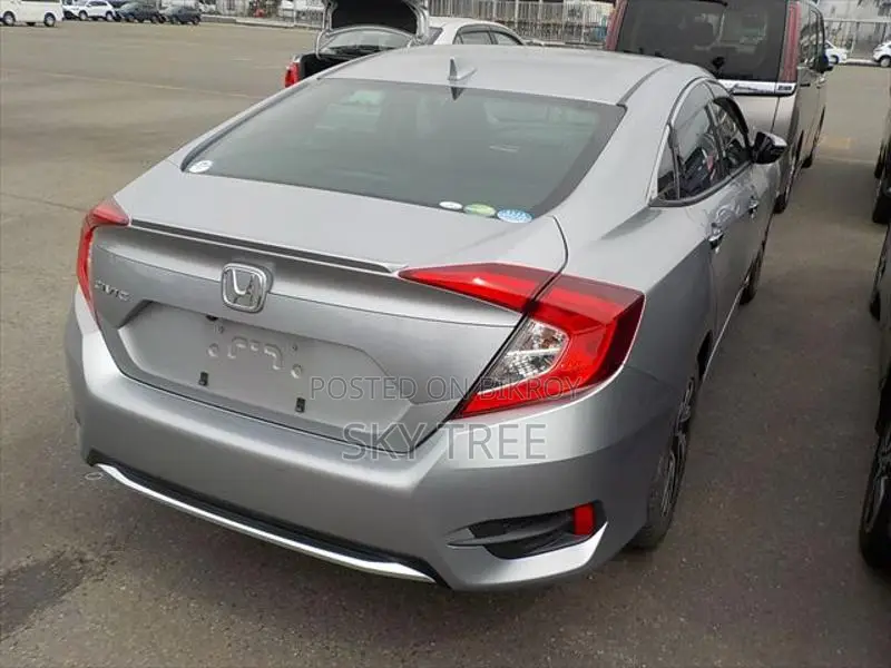 Honda Civic s e d a n 2020