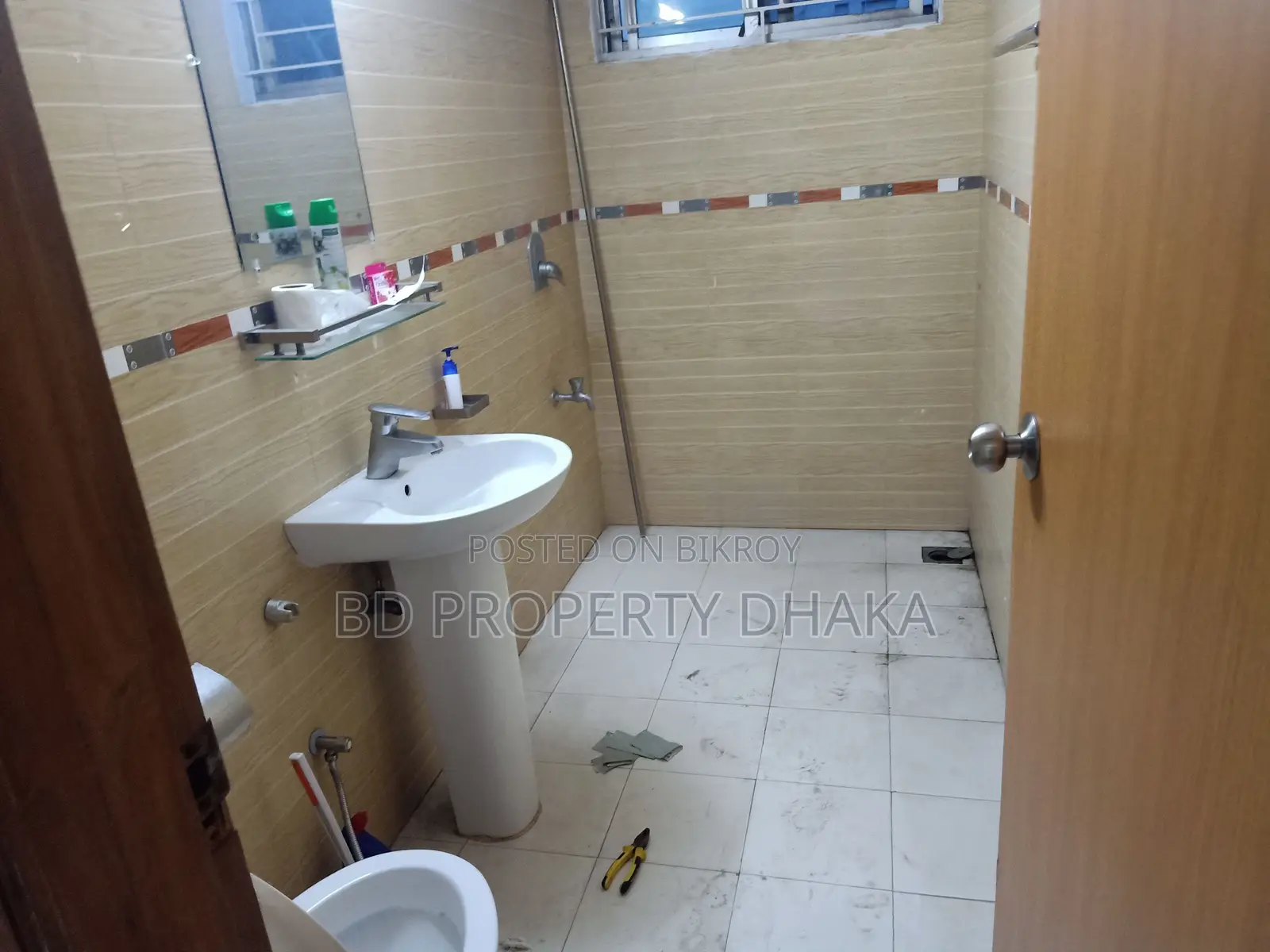 2,500 sqft Residential Office Space for Rent