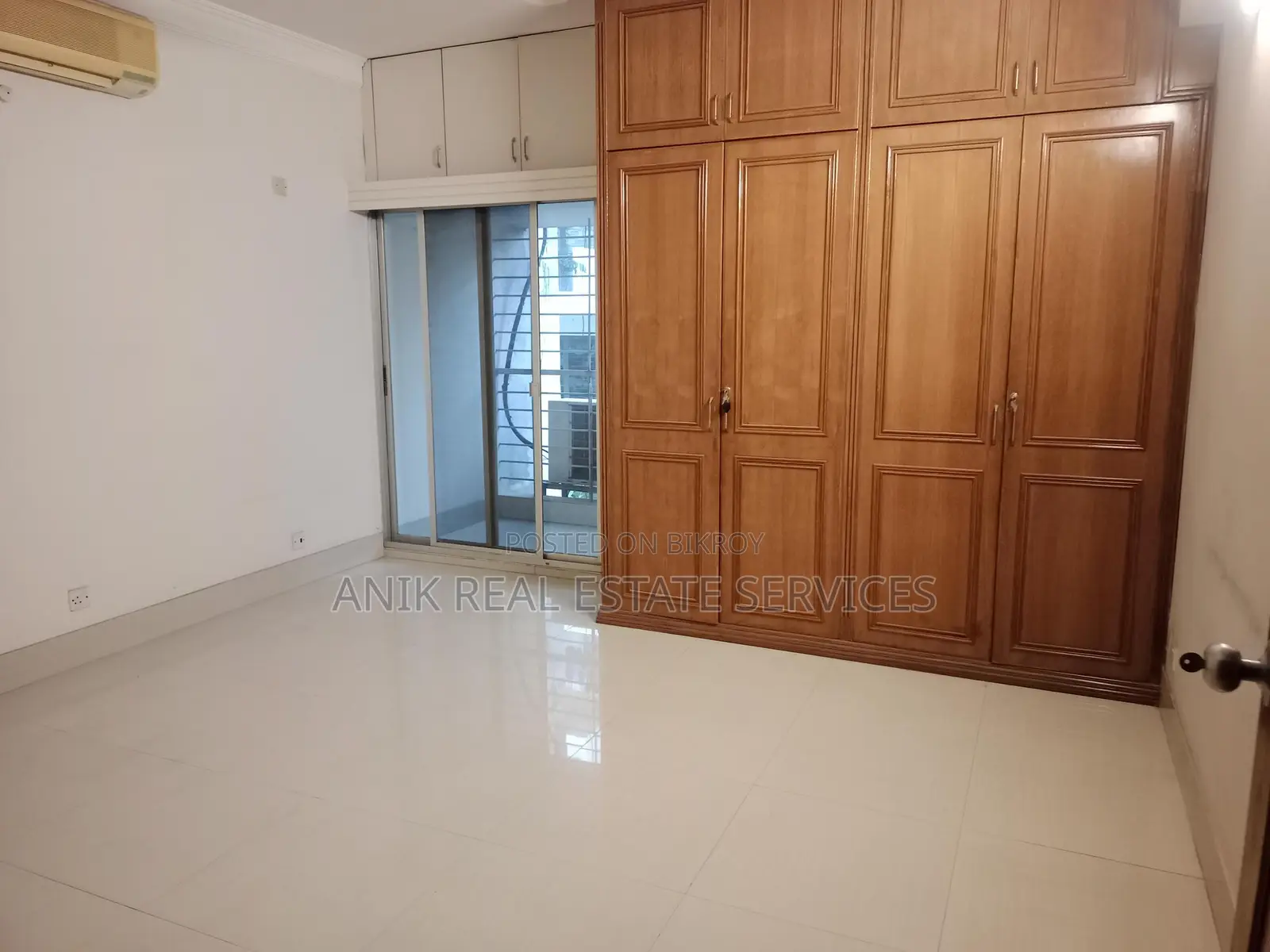 Good Quality 4 Bedroom Semi Furnished Flat Rent In Gulshan