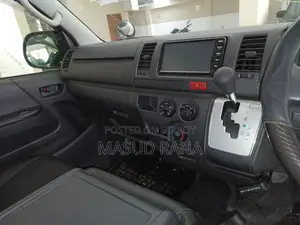 Toyota Hiace . 2020