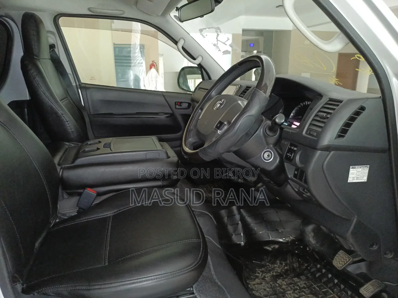 Toyota Hiace . 2020