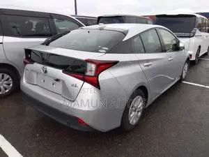 Toyota Prius S SAFETY SILVER 2020