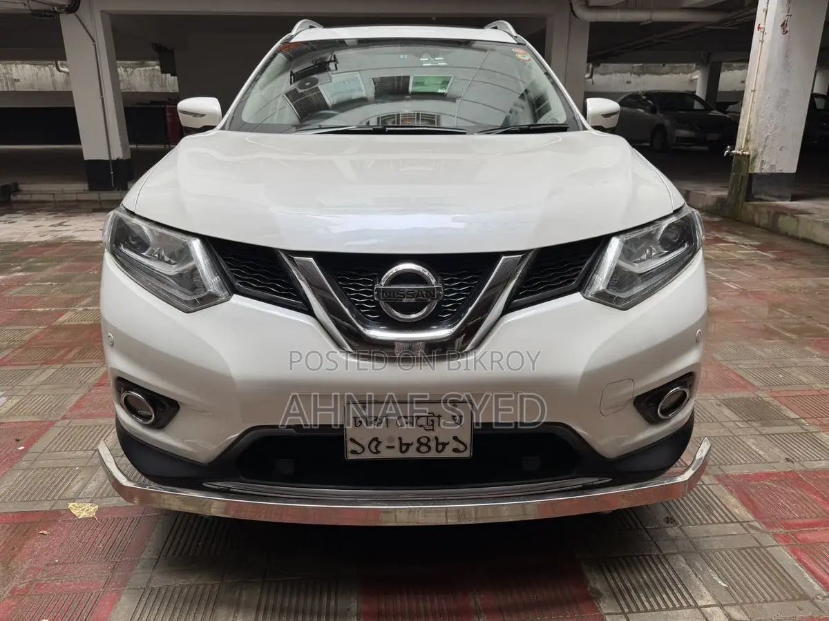 Nissan X-Trail Hybrid/ Sunroof 2015